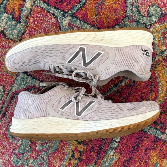 New Balance | Women's Lavender/Grey Fresh Foam Arishi V2 Running Shoes, size 8.5 - Picture 7 of 14